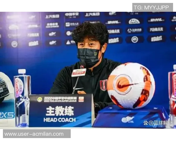 成都蓉城授予徐正源功勋主教练称号助力冲超与亚冠征程