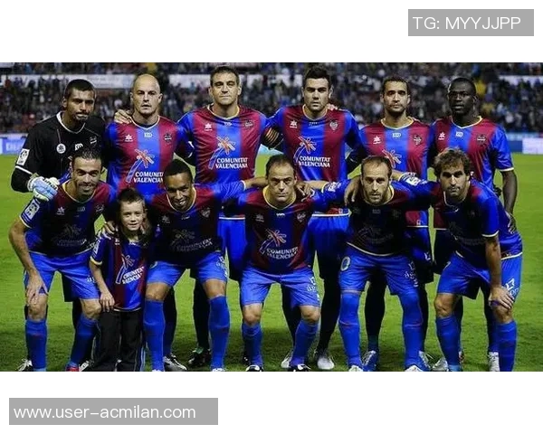 巴黎圣日耳曼创六冠伟业超越1995年球队展望2025更辉煌未来